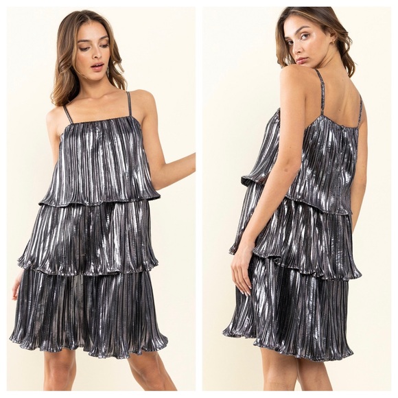 35 Chic Pleated Satin Tiered Fabulous Dress - Picture 3 of 4